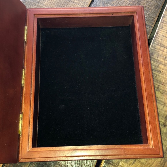 Edna Hibel “Girl on Horse” felt wooden trinket box - Picture 10 of 13